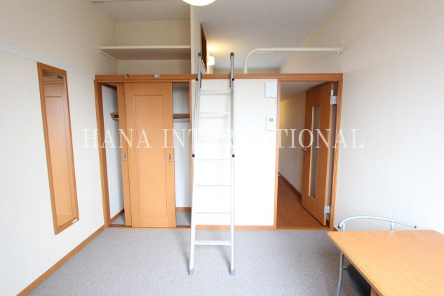 レオパレスBLOOMINGの寝室