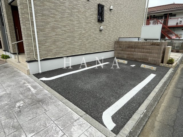ルピナスⅡの駐車場