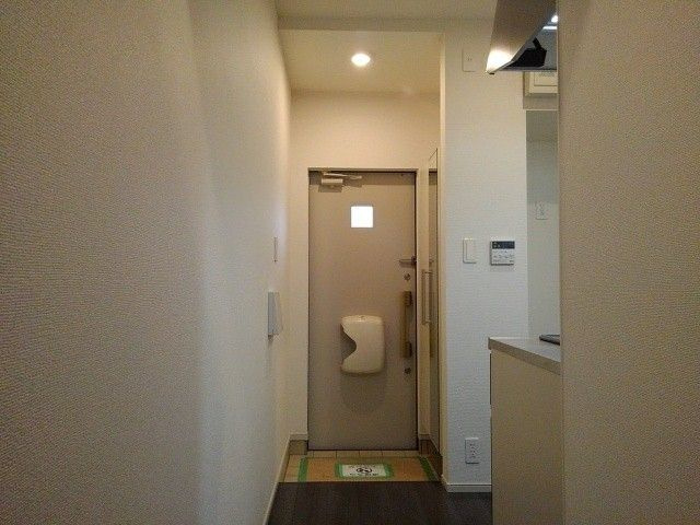 アダムの玄関