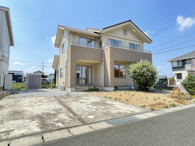 藤岡市小林　中古1890の前面道路含む現地写真