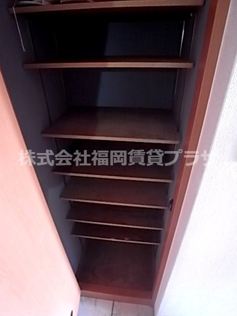 ラフォーレ西公園　10階の玄関|別号室のものになります。現状優先になります。