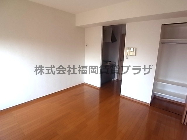 ラフォーレ西公園　10階の居間・リビング|別号室のものになります。現状優先になります。