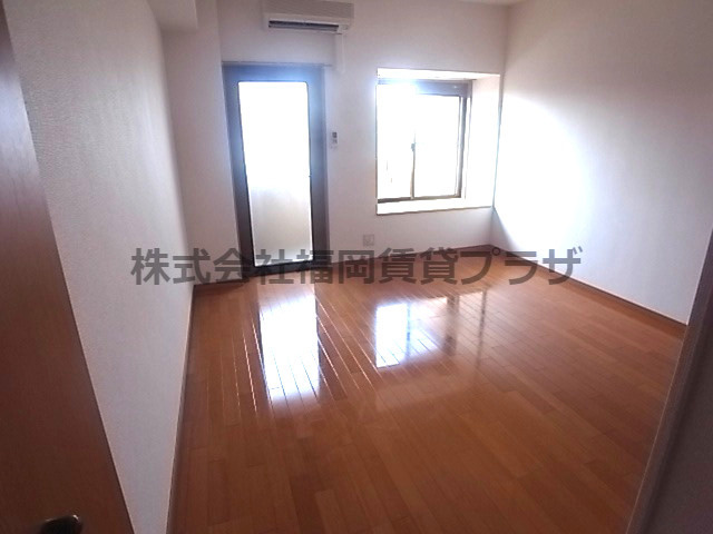 ラフォーレ西公園　10階の居間・リビング|別号室のものになります。現状優先になります。