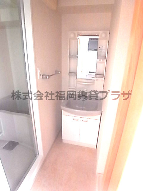 ラフォーレ西公園　10階の独立洗面台|別号室のものになります。現状優先になります。