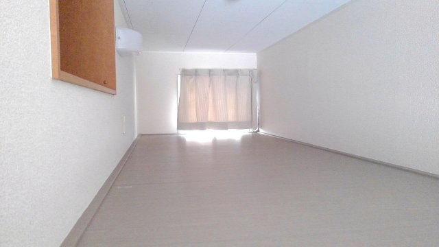 レオパレスフォンティーヌ囲護台の寝室