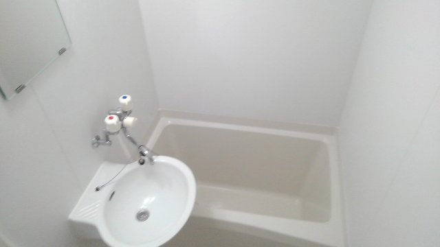 レオパレスフォンティーヌ囲護台の浴室