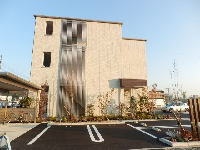アトリエール駅東の外観