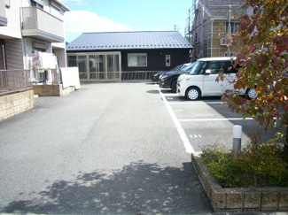 【駐車場】