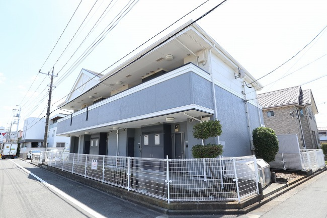リファインドSTの外観