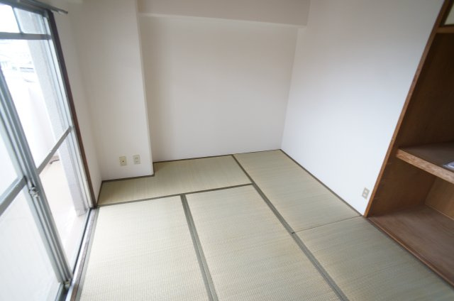 ソレイユ山本の和室