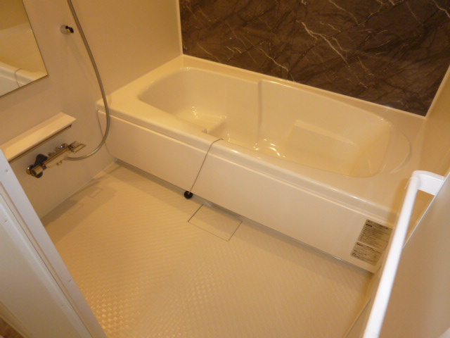 ボヌールＡの浴室|追い焚きバス