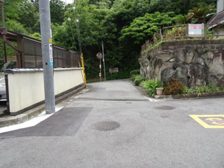 【前面道路含む現地写真】 | 川西市清和台西4丁目　建築条件無土地