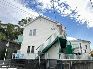 【外観】 | 小田急線「百合ヶ丘」駅まで徒歩7分！「新百合ヶ丘」駅も徒歩10分！2駅利用可能で通勤通学・お買物にも便利な立地の2階建てアパートです♪