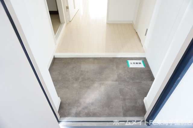 熊本市中央区新屋敷１丁目の賃貸マンションの玄関