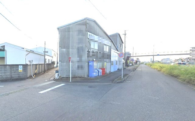 一宮市工場の駐車場