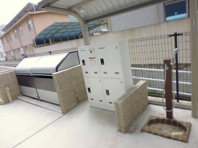 ボヌールＢのその他共用部分|敷地内ゴミステーション・宅配ボックス・ペット足洗場