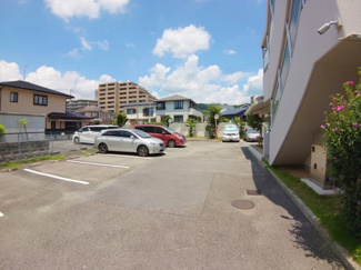 【駐車場】