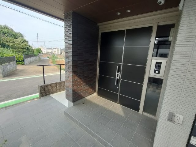 フォレナⅡのエントランス|建物の内部です
