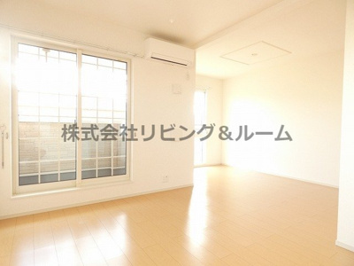 【居間・リビング】 | リバーサイドレジデンス