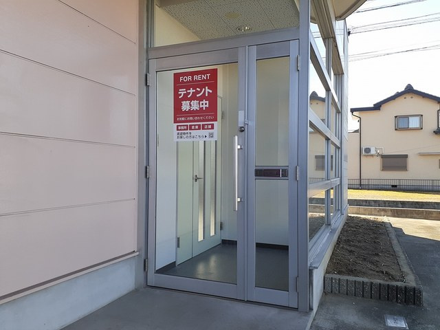 津島市立込町倉庫付き事務所の外観