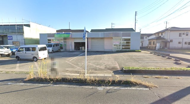 津島市立込町倉庫付き事務所の外観