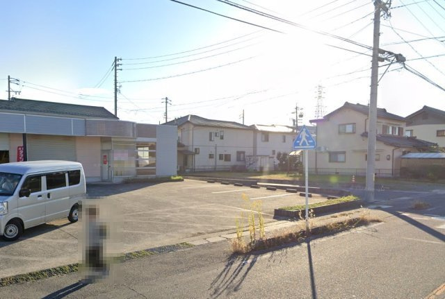 津島市立込町倉庫付き事務所の外観