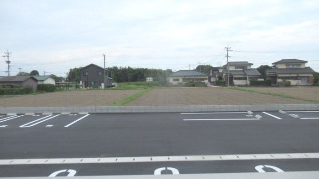 アテリア参番館の駐車場