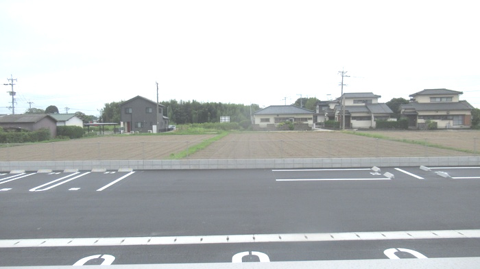 アテリア参番館の駐車場