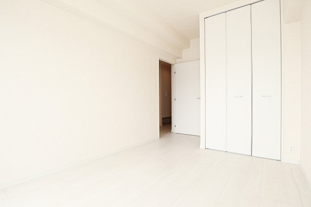 ALFACIO　REVARC　7階の洋室|別号室です。現状優先です。