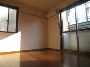 【洋室】 | サンフェルティ A棟 | コンパクトで使いやすい洋室です