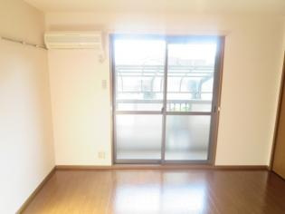 【洋室】 | サンフェルティ A棟 | 広々とした洋室です