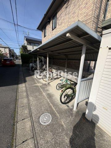 グランリッツ西島 Ａの駐車場|Ａ102 南洋間