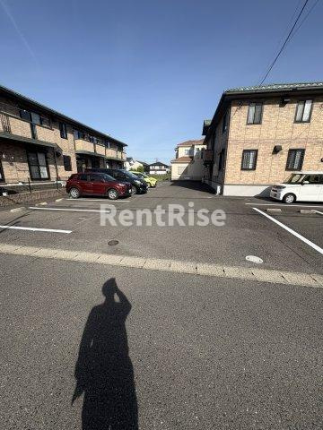 グランリッツ西島 Ａの駐車場