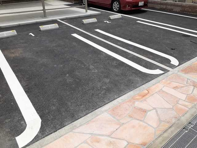 ウェルス暁の駐車場
