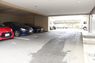 【駐車場】