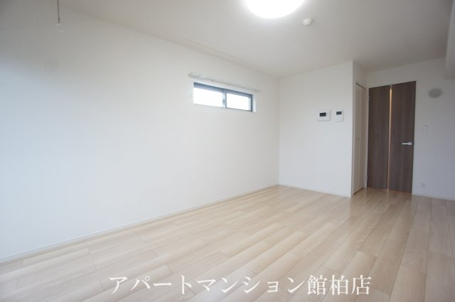 K・SガーデンⅢの居間・リビング|同施工会社、同型タイプです