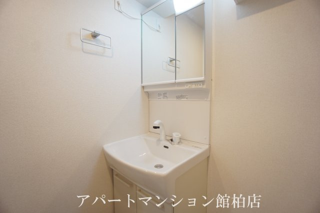 K・SガーデンⅢの独立洗面台|同施工会社、同型タイプです