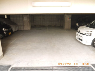 【駐車場】