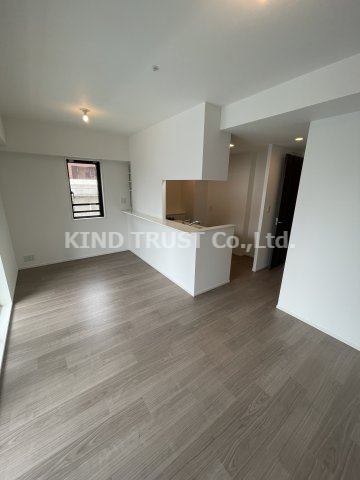 アーバンドルフ天満の居間・リビング|こちらの居間で趣味の時間をお楽しみください