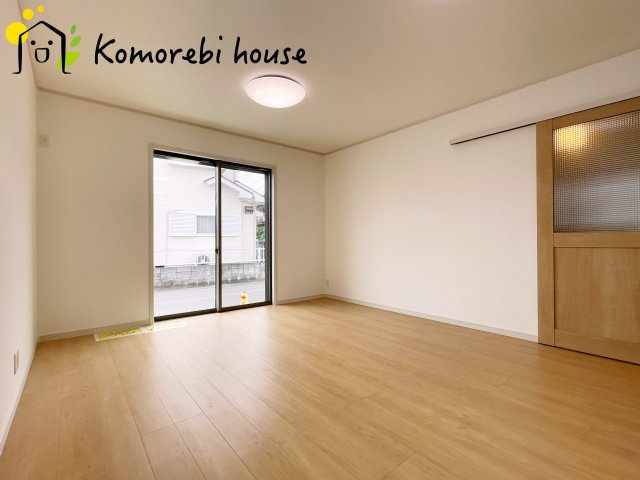 上尾市向山2丁目　ファミーユ　P号棟の居間・リビング|使いやすいリビングです