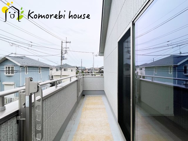 上尾市向山2丁目　ファミーユ　P号棟のバルコニー|バルコニーからの眺めを楽しみながら食事をしませんか