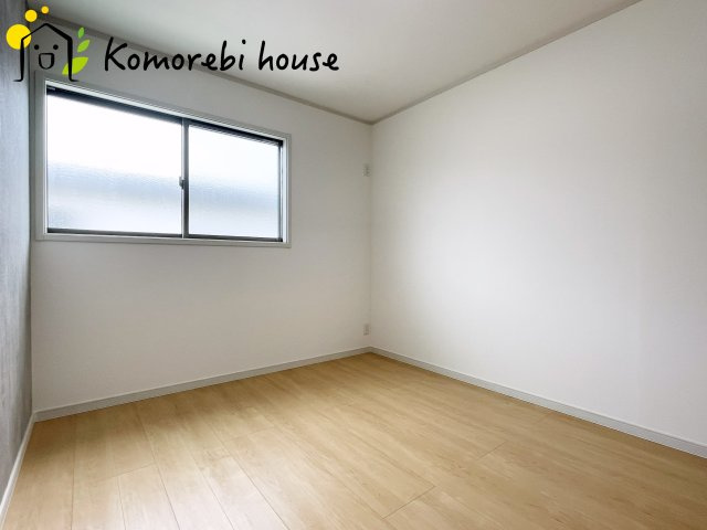 上尾市向山2丁目　ファミーユ　P号棟の洋室|スタンダードな洋室です