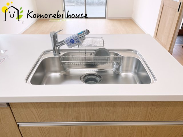 上尾市向山2丁目　ファミーユ　P号棟のキッチン|コンパクトなキッチンで掃除もラクラク