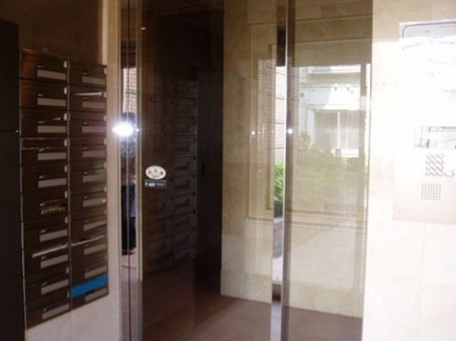 【エントランス】プレール・ドゥーク用賀