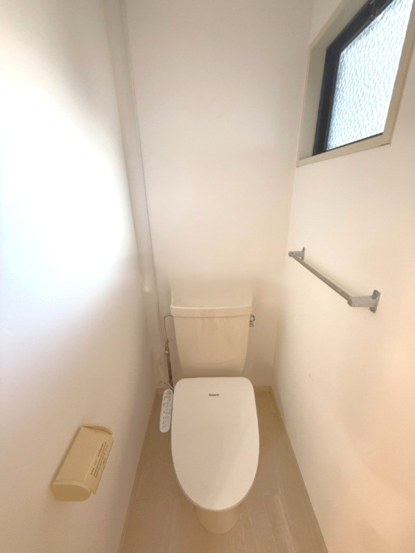 セジュール久留米インター【キャッシュバック対象物件】のトイレ|落ち着いた色調のトイレです