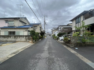 【前面道路含む現地写真】