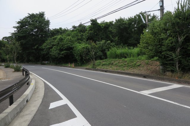 東松山市松山町２丁目  売地99坪の前面道路含む現地写真