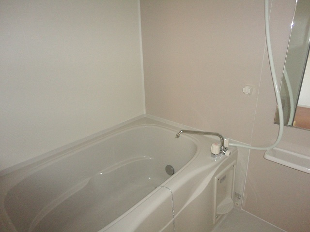 リトル・フォレストＢの浴室|バス