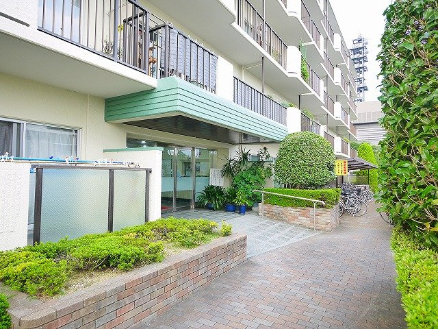 奈良グリーンマンションのエントランス|清潔なエントランスです