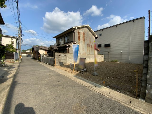 鳴滝嵯峨園町　条件無土地の前面道路含む現地写真